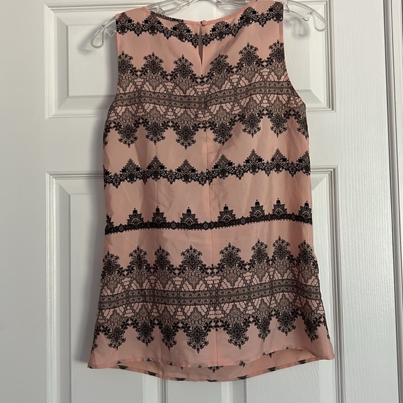 LOFT Sleeveless Blouse Size XS - Picture 5 of 5